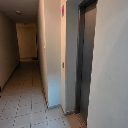 Elegant 1Br Central Apartament *